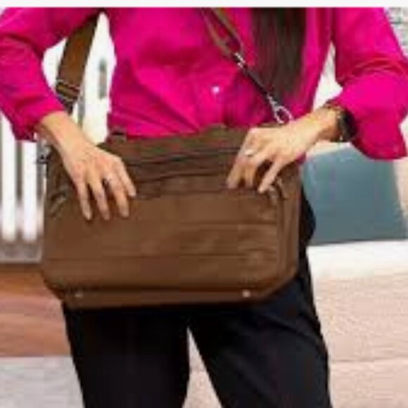 IHKWIP Traverse East/West Medium Tote with Crossbody Strap (Military Olive) BNWT - Picture 7 of 7